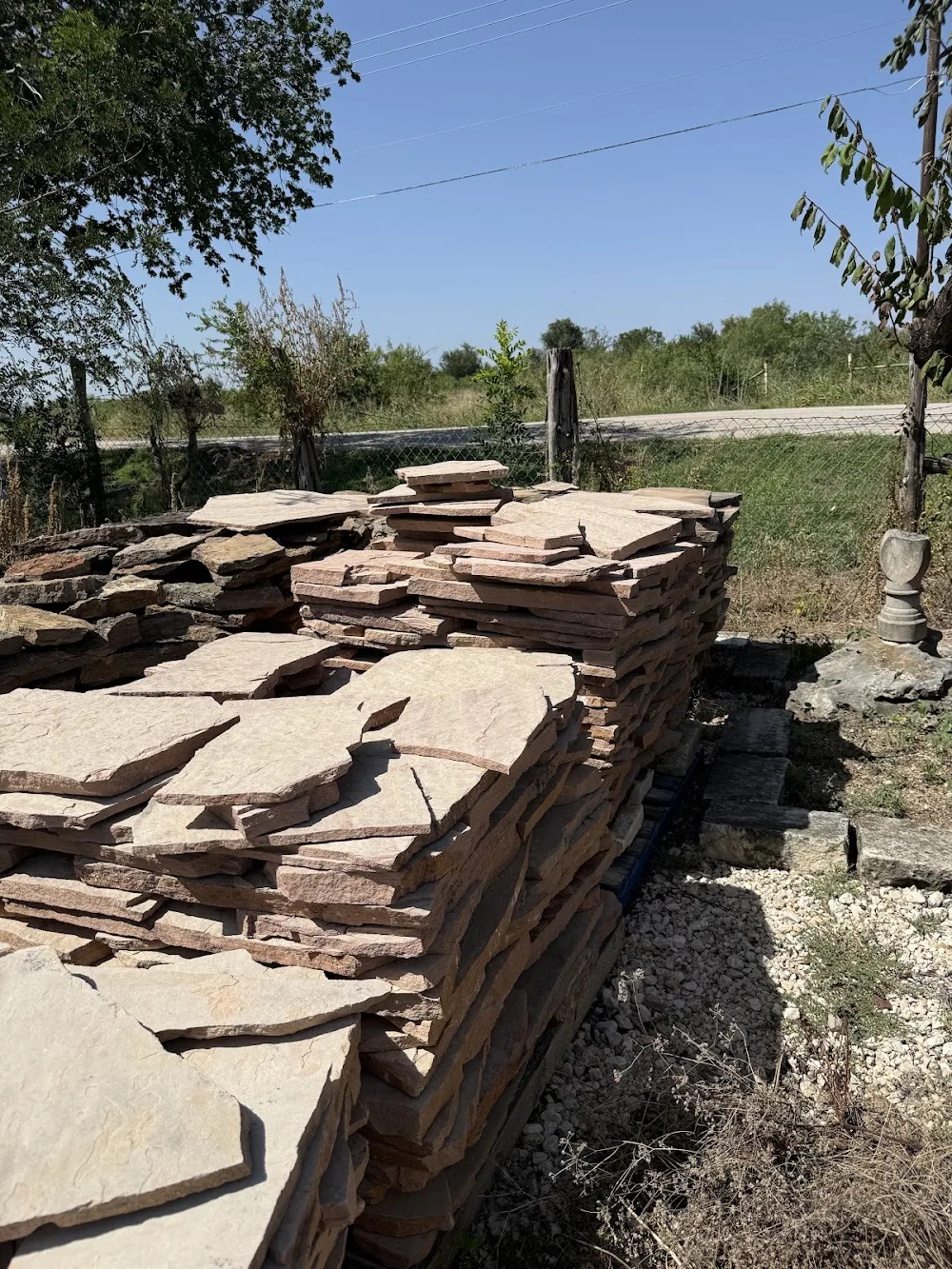 ARIZONA PATIO 
BUFF IN PINK - SMALL PIECES SLABS 
PINK HAM COLOR