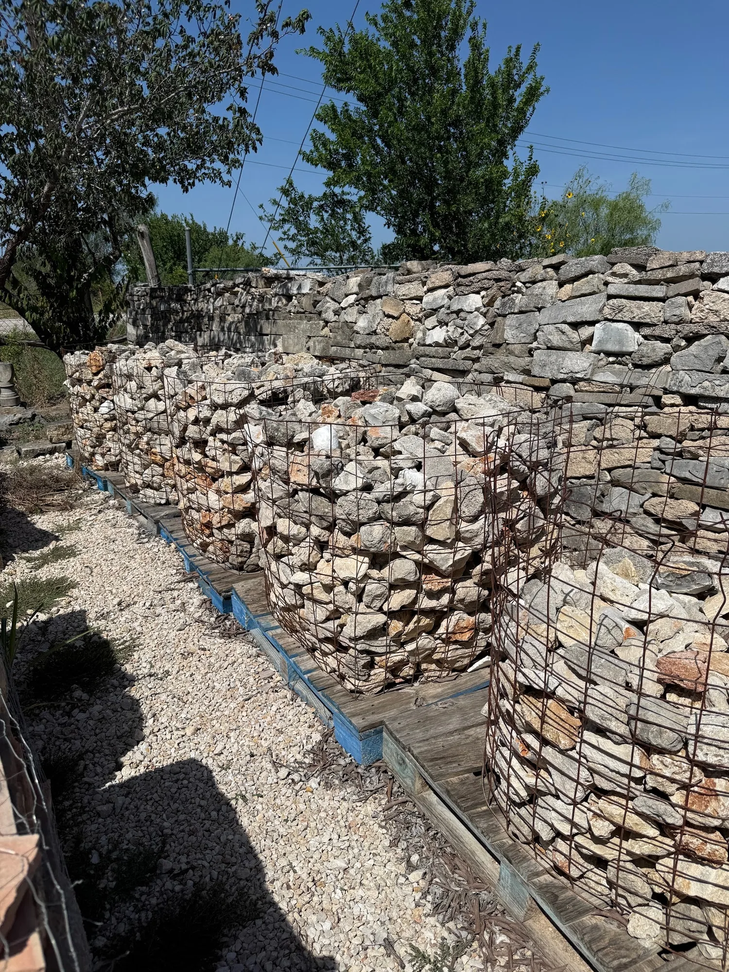 BULL ROCK LIMESTONE - BASKET